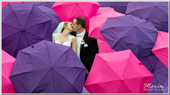 Sawyer-point-rain-wedding-umbrella