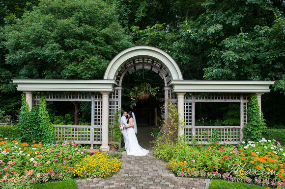 Cincinnati-wedding-photographer-cincinnati-wedding-photographer-bride-groom-038066-web